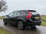 Volvo V60 2.0 D4 Summum Automaat | Leder | BLIS | Navi | Stoelverwarming | Trekhaak | 17" Velgen | Clima | PDC | Cruise | LED |