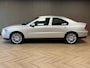 Volvo S60 2.4 Kinetic TREKHAAK PDC AIRCO STOELVERWARMING CRUISE LEDER