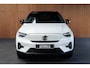 Volvo XC40 Recharge 70 kWh Panodak Leer Harman K Navi Camera Elektr. trekhaak Elektr. bedienbare achterklep Memory seats Sfeerverlichting Stuurverwarming Stoelverwarming PDC LM velgen BTW auto!