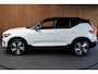 Volvo XC40 Recharge 70 kWh Panodak Leer Harman K Navi Camera Elektr. trekhaak Elektr. bedienbare achterklep Memory seats Sfeerverlichting Stuurverwarming Stoelverwarming PDC LM velgen BTW auto!