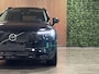 Volvo XC90 T8 AWD Recharge Ultra Dark | Luchtvering | 360° Camera | Head-Up Display | Harman Kardon | 455pk | Adaptieve Cruise Control | Stoelverwarming voor+achter | Stuurwielverwarming | Schuifdak | Full LED Matrix Meesturende koplampen | Pilot Assist | BLIS Dode Hoek Detectie | Alcantara hemelbekleding | Lederen zonnekleppen en handgrepen | Elektrische voorstoelen geheugen | Nordico Quilted bekleding | Zitting verlenging voorstoelen | Lederen dashboard | 21 Inch | Google Infotainment | Keyless Drive | Privacy Glass | Elektrisch bedienbare achterklep | Geïntegreerd kinderzitje achterin | Geïntegreerde zongordijnen achterportieren | Verlichte instaplijsten | 7-Persoons | 4-Zone Climate Control | DAB Radio | Apple Carplay/Android Auto | Alarm Klasse III | Draadloos telefoon opladen | Volvo On Call met mobiele App functie | Onyx Black Metallic |