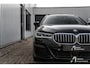 BMW 5-Serie Touring 530i xDrive High Executive Edition M-sport, comfortstoelen, BTW, 4 wielbesturing, pano-dak, camera, adaptieve cruise
