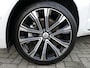 Volvo XC60 2.0 T8 Plug-in hybrid AWD Ultimate Bright | Panoramadak | Head-up display | 360°-camera | Harman/Kardon | Trekhaak | 21-inch | Google | Stuur-/Stoelverwarming V+A | Contourstoelen | Orrefors Sweden | Apple-/Android Carplay