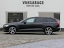 Volvo V60 2.0 T8 Plug-in hybrid AWD Plus Dark | 455 PK | Panoramadak | Harman/Kardon | Memory | Trekhaak | Apple-/Android Carplay | Achteruitrijcamera | BLIS | ACC | 19-inch lichtmetalen velgen