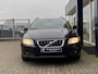 Volvo V70 3.0 T6 AWD Momentum / Automaat / NL-Auto / 6-Cilinder / 286 PK / Vol-Leder / Polestar+ / Cruise-Control / Afneembare-Trekhaak / Premium-Audio / Elektr.-Achterklep / Radio-Autotelefoon / Climate-Control / PDC V+A / 18'' LMV / ENZ.