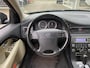 Volvo V70 3.0 T6 AWD Momentum / Automaat / NL-Auto / 6-Cilinder / 286 PK / Vol-Leder / Polestar+ / Cruise-Control / Afneembare-Trekhaak / Premium-Audio / Elektr.-Achterklep / Radio-Autotelefoon / Climate-Control / PDC V+A / 18'' LMV / ENZ.