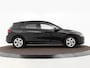 Volkswagen Golf 1.0 eTSI 110pk DSG Life · Camera · Apple/Android Car Play · Sfeerverlichting · P-Sensoren · Navigatie · 16'' Inch · Garantie t/m 04-02-2028 of 100.000km