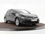 Volkswagen Golf 1.0 eTSI 110pk DSG Life · Camera · Apple/Android Car Play · Sfeerverlichting · P-Sensoren · Navigatie · 16'' Inch · Garantie t/m 04-02-2028 of 100.000km