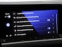 Volkswagen Golf 1.0 eTSI 110pk DSG Life · Camera · Apple/Android Car Play · Sfeerverlichting · P-Sensoren · Navigatie · 16'' Inch · Garantie t/m 04-02-2028 of 100.000km