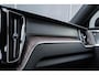 Volvo XC60 Recharge T8 AWD Inscription | Luchtvering | Bowers & Wilkins Premium Audio | 360° Parkeercamera | Parkeersensoren voor + achter | Massage in voorstoelen | Stoelverwarming | Stoelventilatie |