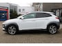 Hyundai Kona 1.6 GDI HEV Premium Leder/Navi/Cam/18"/Wint/Pdc/Trek. "RIJKLAAR"
