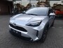 Toyota Yaris Cross 1.5 Hybrid 130pk Dynamic + Comfort Pack dodehoekdetectie / stoelverwarming / stuurwielverwarming / parkeersensoren voor + achter / Navigatie / Apple Carplay / Android Auto / parkeercamera / 10 jaar Toyota garantie / rijklaarprijs incl. Toyota Pechhulppas