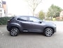 Toyota Yaris Cross 1.5 Hybrid 130 Dynamic + Comfort Pack dodehoekdetectie / stoelverwarming / stuurwielverwarming / parkeersensoren voor + achter / Navigatie / Apple Carplay / Android Auto / parkeercamera / 10 jaar Toyota garantie / rijklaarprijs incl. Toyota Pechhulppas