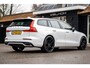 Volvo V60 2.0 T6 Recharge AWD R-Design SOH 90% I Panoramadak I Harman Kardon I 21" I HeadUp I Blis I Stuur & stoelverwarming I BTW