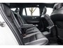 Volvo V60 2.0 T6 Recharge AWD R-Design SOH 90% I Panoramadak I Harman Kardon I 21" I HeadUp I Blis I Stuur & stoelverwarming I BTW