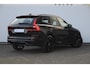 Volvo XC60 T6 350PK Automaat AWD Plus Black Edition / Trekhaak / Panoramadak / BLIS / Adaptieve cruise control / Keyless entry / Stoel - en stuurwielverwarming / elektrische stoelen met geheugen / Parkeersensoren met 360 camera / Elektrische achterklep