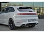 Porsche Cayenne 3.0 S E-Hybrid SportDesign 520pk Krijt Pano SoftClose Trekhaak Head-up InnoDrive Keyless 360-camera Bose