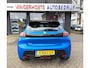 Peugeot 208 100 Pk. Benzine Allure * AUTOMAAT * 1/2 Lederen interieur * Keyless Start Button * Parkeersensoren * Climate & Cruise Control * L.M. Velgen * Apple Carplay / Android Auto * Vingerhoets; Vierde Generatie Eersteklas Service. Al meer dan 100 jaar een begrip in de Brabantse Kempen.