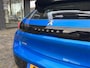 Peugeot 208 100 Pk. Benzine Allure * AUTOMAAT * 1/2 Lederen interieur * Keyless Start Button * Parkeersensoren * Climate & Cruise Control * L.M. Velgen * Apple Carplay / Android Auto * Vingerhoets; Vierde Generatie Eersteklas Service. Al meer dan 100 jaar een begrip in de Brabantse Kempen.