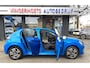 Peugeot 208 100 Pk. Benzine Allure * AUTOMAAT * 1/2 Lederen interieur * Keyless Start Button * Parkeersensoren * Climate & Cruise Control * L.M. Velgen * Apple Carplay / Android Auto * Vingerhoets; Vierde Generatie Eersteklas Service. Al meer dan 100 jaar een begrip in de Brabantse Kempen.