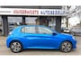 Peugeot 208 100 Pk. Benzine Allure * AUTOMAAT * 1/2 Lederen interieur * Keyless Start Button * Parkeersensoren * Climate & Cruise Control * L.M. Velgen * Apple Carplay / Android Auto * Vingerhoets; Vierde Generatie Eersteklas Service. Al meer dan 100 jaar een begrip in de Brabantse Kempen.