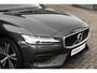 Volvo V60 B3 Essential Edition | Adaptieve Cruise Control | Camera | Stoel en stuurverwarming | DAB+| Lederen bekleding |
