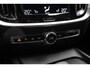 Volvo V60 B3 Essential Edition | Adaptieve Cruise Control | Camera | Stoel en stuurverwarming | DAB+| Lederen bekleding |
