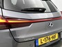 Lexus UX 250h Executive Line 183 PK | Automaat | Cruise Control Adaptief | Elektrische stoelen met geheugen | Apple Carplay | Android Auto | Climate Control | Navigatie | 360 camera | Head Up Display |