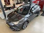 Toyota C-HR 1.8 Hybrid Bi-Tone,Automaat,Navigatie,Achteruitrijcamera,Climate&Cruisecontrol Adaptief,Trekhaak,Spraakbediening,Keyless,Stoelverwarming,V&A Sensoren,DAB,Dealer Onderhouden,18 Inch Lmv