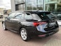 Skoda Octavia Combi 1.4 TSI DSG iV PHEV Ambition Stoelverwarming voor + achter / Cruise control / Parkeersensoren Voor + Achter / 17'' LMV