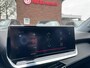 Peugeot 2008 130 Pk Allure * Automaat * Allure * * Navigatie * Keyless Start Button * 1/2 Lederen Interieur * Achteruitrij Parkeer Camera * L.M. Velgen * Climate & Cruise Control * Vingerhoets; Vierde Generatie Eersteklas Service. Al meer dan 100 jaar een begrip in de Brabantse Kempen.
