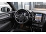 Volvo XC40 Recharge P8 AWD R-Design | 12 Mnd. Garantie + Panoramadak & H/K Audio| Nette en zeer complete XC40 (Dealer Onderhouden)