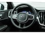 Volvo S60 2.0 B4 Mild Hybrid Plus Dark | Sportchassis (15mm Verlaagd) | 20 Inch Lichtmetalen Velgen | Glazen Schuif-/Kanteldak | Exterieur Styling Kit | Diffusor Met Glossy Black Uitlaat Eindstukken | Getinte Ramen | Power Seats Met Geheugen | Adaptive Cruise COntrol | Pilot Assist | BLIS | Nappa Leder/Open Grid Textiel | Google Services | tuurverwarming | Achterbank Verwarming | Stoelverwarming | Parkeersensoren Voor & Achter | Achteruitrijcamera |