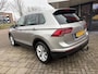 Volkswagen Tiguan 1.4 TSI ACT Comfortline Business R | Navi | Pano | Trekhaak | 103.333 km Dealeronderhouden