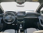 Peugeot e-2008 EV GT Pack 50 kWh | Adaptive cruise controle | Trekhaak | Dodehoek detectie | Camera | Sportstoelen | Leder | LED verlichting | 18'' velgen | Navigatie | Stoelverwarming