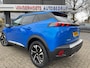 Peugeot 2008 130 Pk. Benzine * AUTOMAAT * Allure L.M. Velgen * Keyless Start Button * Climate & Cruise Control * 1/2 Lederen Interieur * Parkeersensoren * Vingerhoets; Vierde Generatie Eersteklas Service. Al meer dan 100 jaar een begrip in de Brabantse Kempen.