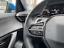 Peugeot 2008 130 Pk. Benzine * AUTOMAAT * Allure L.M. Velgen * Keyless Start Button * Climate & Cruise Control * 1/2 Lederen Interieur * Parkeersensoren * Vingerhoets; Vierde Generatie Eersteklas Service. Al meer dan 100 jaar een begrip in de Brabantse Kempen.