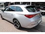 CUPRA Leon Sportstourer 1.5 eTSI Business Edition Panorama dak, sfeer verlichting, navigatie.