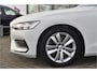 Volvo V60 2.0 B3 Momentum Vol Leer | Camera | Stoel en stuurverw. | Trekhaak 1800kg Carplay | Dealer onderhouden |