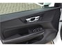 Volvo V60 2.0 B3 Momentum Vol Leer | Camera | Stoel en stuurverw. | Trekhaak 1800kg Carplay | Dealer onderhouden |