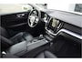 Volvo V60 2.0 B3 Momentum Vol Leer | Camera | Stoel en stuurverw. | Trekhaak 1800kg Carplay | Dealer onderhouden |