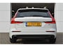 Volvo V60 2.0 B3 Momentum Vol Leer | Camera | Stoel en stuurverw. | Trekhaak 1800kg Carplay | Dealer onderhouden |