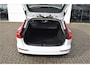 Volvo V60 2.0 B3 Momentum Vol Leer | Camera | Stoel en stuurverw. | Trekhaak 1800kg Carplay | Dealer onderhouden |