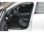 Volvo V60 2.0 B3 Momentum Vol Leer | Camera | Stoel en stuurverw. | Trekhaak 1800kg Carplay | Dealer onderhouden |
