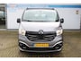 Renault Trafic 1.6 dCi T29 L2H1 DC 5 Persoons Comfort Energy | Incl. 12 maanden Garantie | Trekhaak | Stoelverwarming | Cruise controle | Climate controle | Achteruitrijcamera | Parkeersensoren achter | Navigatie | Lederen bekleding | Dak rails | Origineel NL Auto | NAP |
