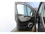 Renault Trafic 1.6 dCi T29 L2H1 DC 5 Persoons Comfort Energy | Incl. 12 maanden Garantie | Trekhaak | Stoelverwarming | Cruise controle | Climate controle | Achteruitrijcamera | Parkeersensoren achter | Navigatie | Lederen bekleding | Dak rails | Origineel NL Auto | NAP |