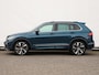Volkswagen Tiguan 1.4 TSI eHybrid R-Line 218 pk DSG | Keyless | Matrix LED | Stoel- en stuurverwarming | Side Assist | Camera | Elektr. Achterklep | 20 inch Misano