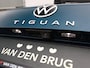 Volkswagen Tiguan 1.4 TSI eHybrid R-Line 218 pk DSG | Keyless | Matrix LED | Stoel- en stuurverwarming | Side Assist | Camera | Elektr. Achterklep | 20 inch Misano