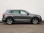 Volkswagen Tiguan 1.5 TSI 150pk DSG Highline 150 pk DSG | R-Line | Navigatie | LED Plus | 19" Sebring velgen | Trekhaak | Elektr. Achterklep | Adaptieve Cruise control | Navigatie