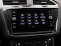 Volkswagen Tiguan 1.5 TSI 150pk DSG Highline 150 pk DSG | R-Line | Navigatie | LED Plus | 19" Sebring velgen | Trekhaak | Elektr. Achterklep | Adaptieve Cruise control | Navigatie